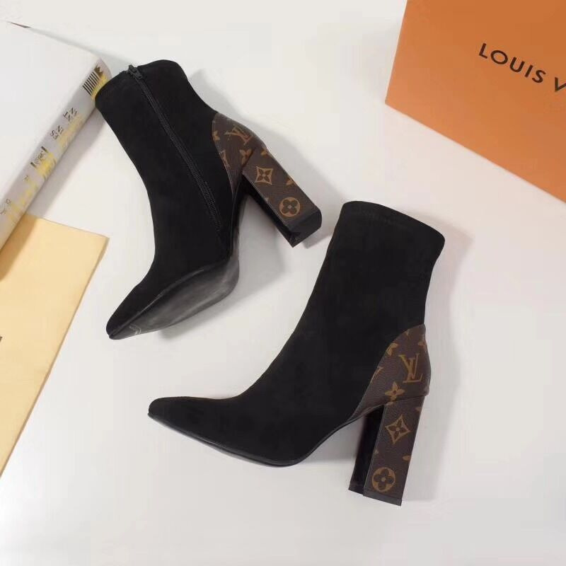 l**is V*t*n matchmake ankle boot