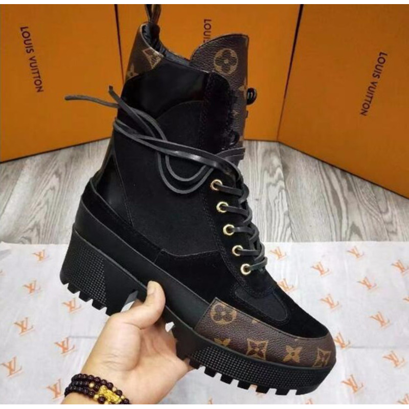 l**is V*t*n monogram boots(black)