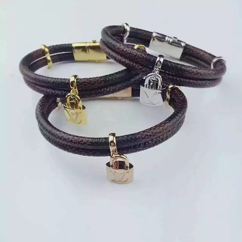 l**is V*t*n jewlry