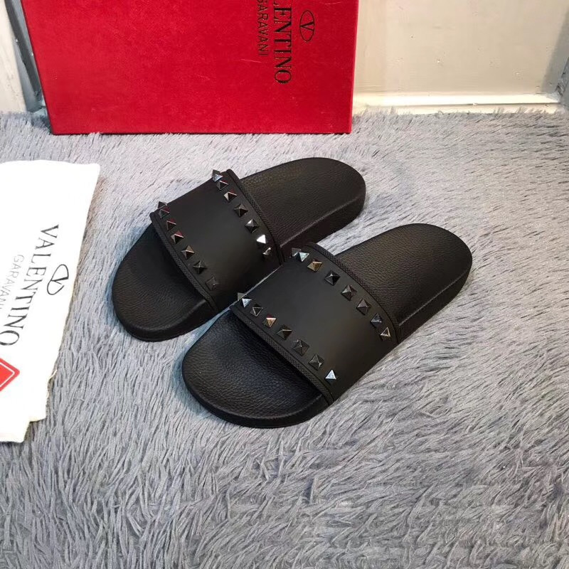 Valentino Rockstud Rubber Sandal(Black)