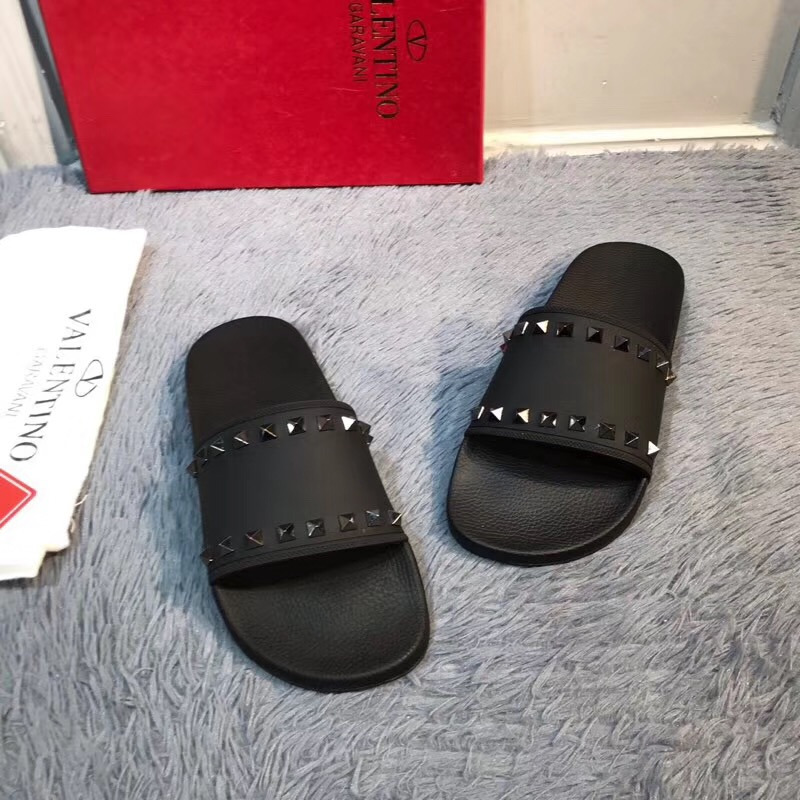 Valentino Rockstud Rubber Sandal(Black)
